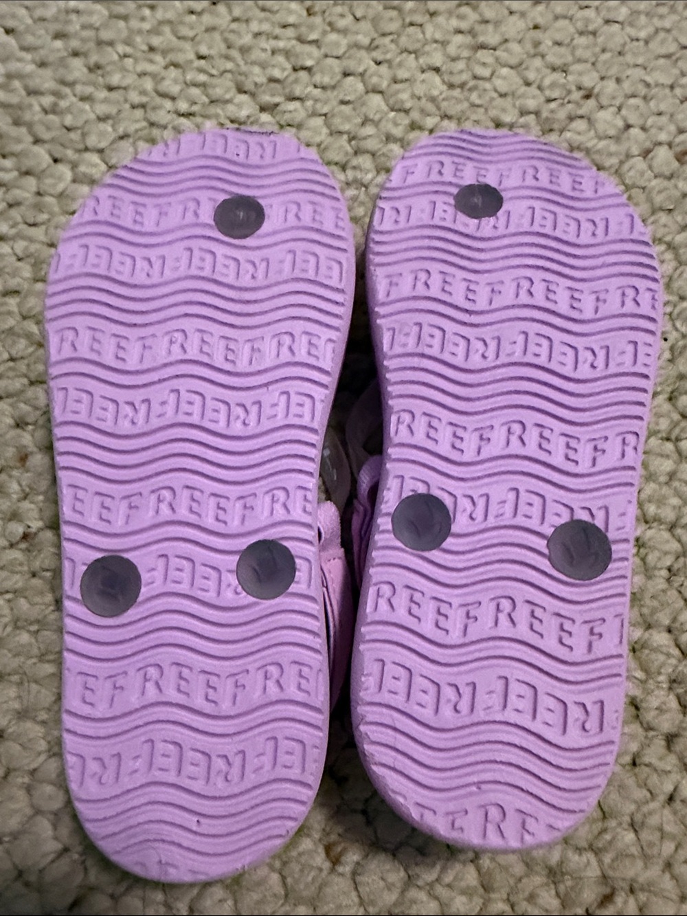 Like new Reef rainbow flip flops, size 12 - Picture 3 of 3